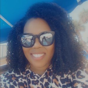 Meet your Posher, Dawona